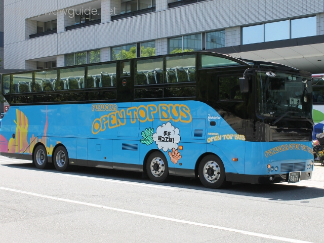 博多のオープントップバス