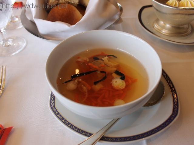 フォーレンダムの日本風ランチの味噌スープ