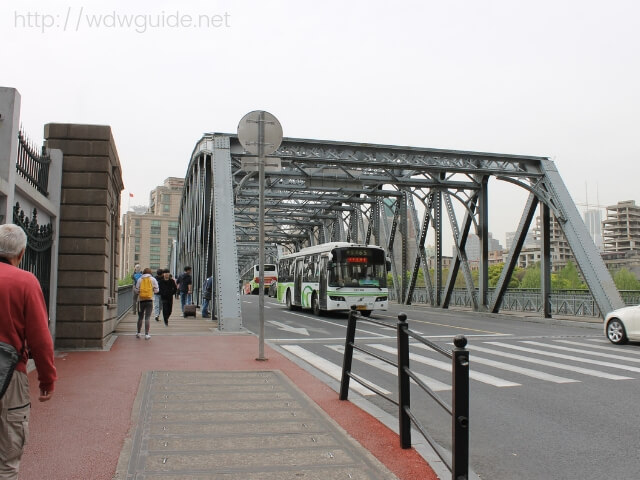 上海の黄浦江にかかる橋